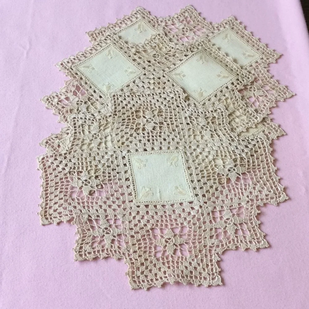 FINAL SALE PRICE 4 Pc Vintage Doily Lot in Tan - Picture 4 of 6